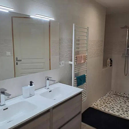 Appartement Agreable Maison Climatise *